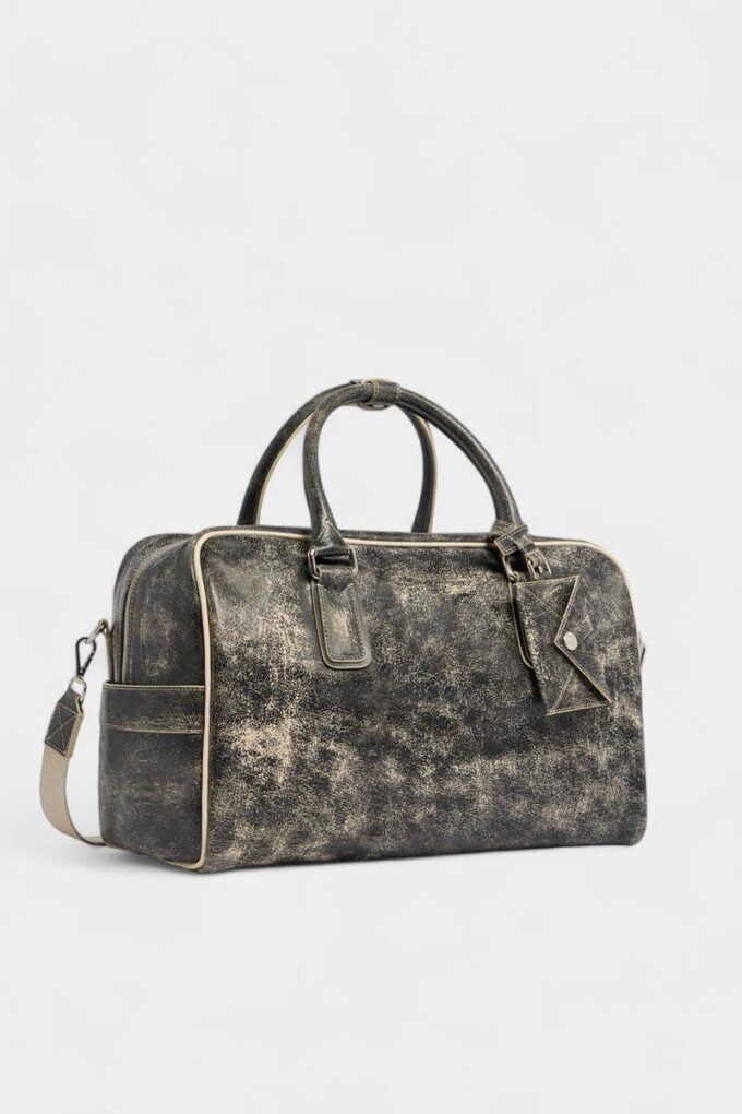 D2 Craked Leather Duffle D2 Craked Leather Duffle