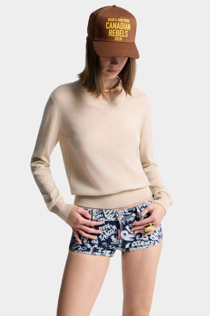 D2 Upside Down V Neck Pullover D2 Upside Down V Neck Pullover