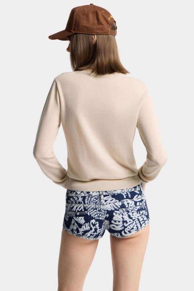 D2 Upside Down V Neck Pullover D2 Upside Down V Neck Pullover