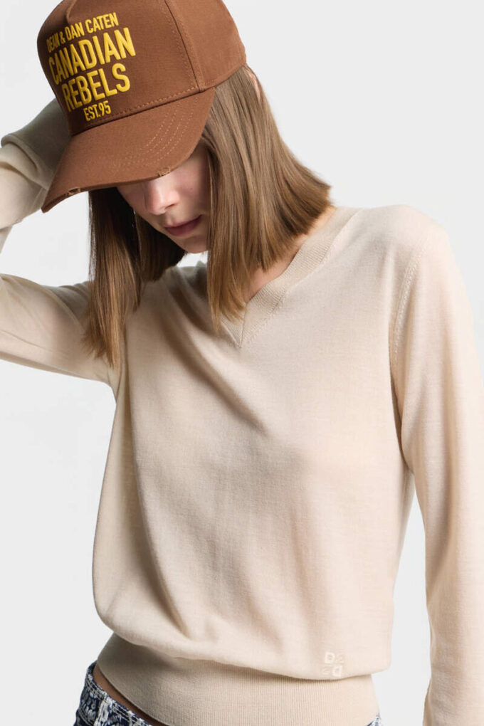 D2 Upside Down V Neck Pullover D2 Upside Down V Neck Pullover