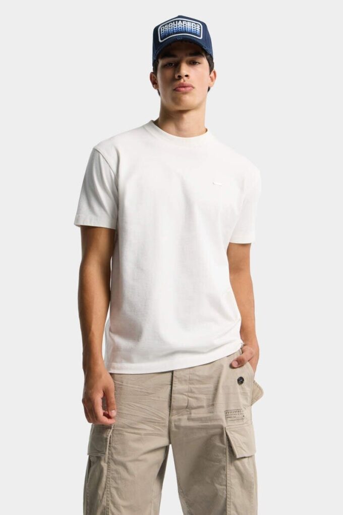 Dsquared2 Logo Plaque Cool Fit T-Shirt Dsquared2 Logo Plaque Cool Fit T-Shirt
