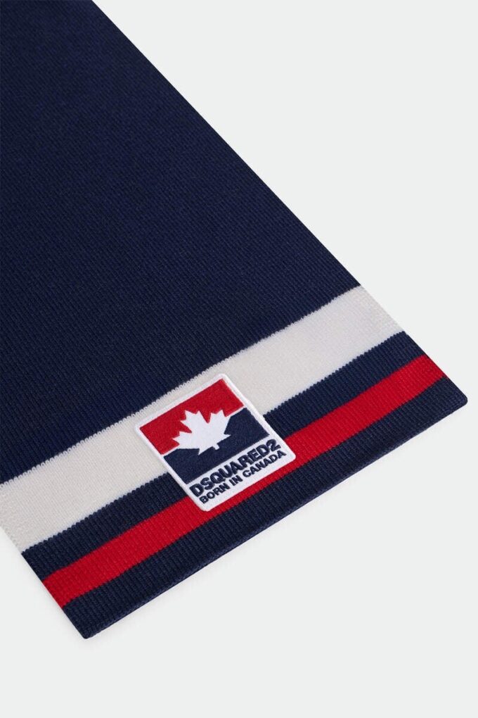 Dsquared2 Maple Leaf Knitted Scarf Dsquared2 Maple Leaf Knitted Scarf